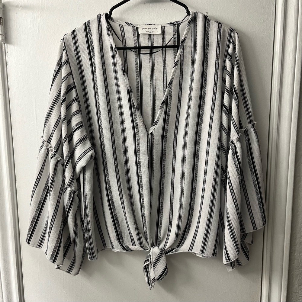 Black & white striped knot hem top L